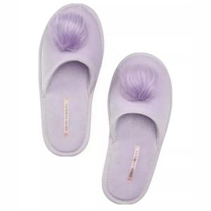 Victoria’s Secret POM POM Cozy Slippers Women’s